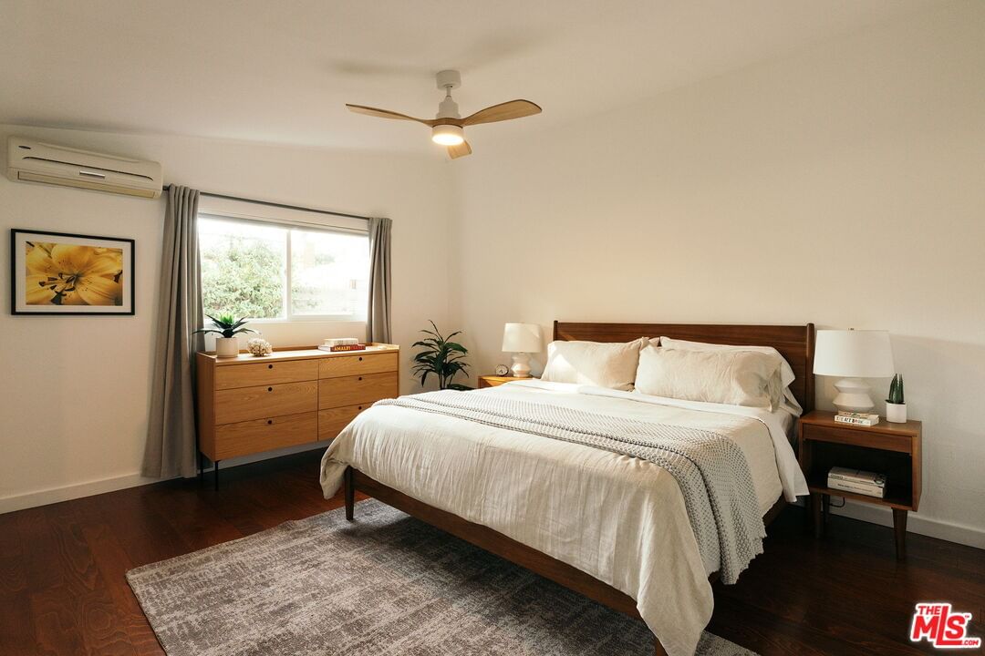 Altadena photo 25