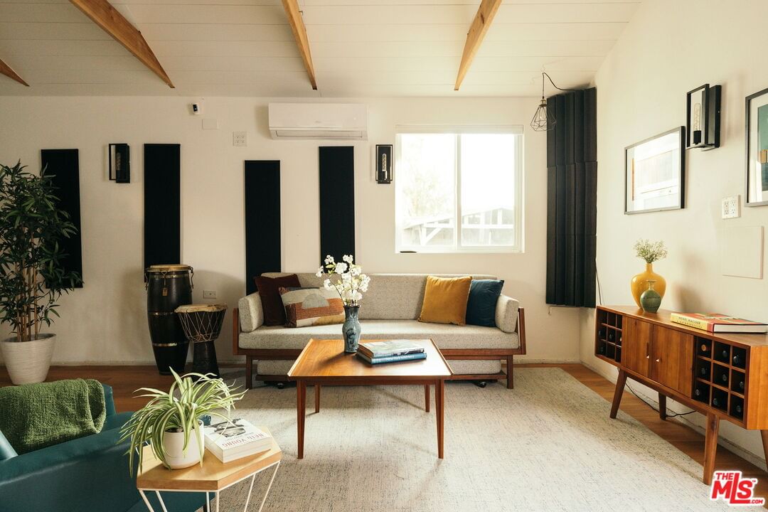 Altadena photo 31