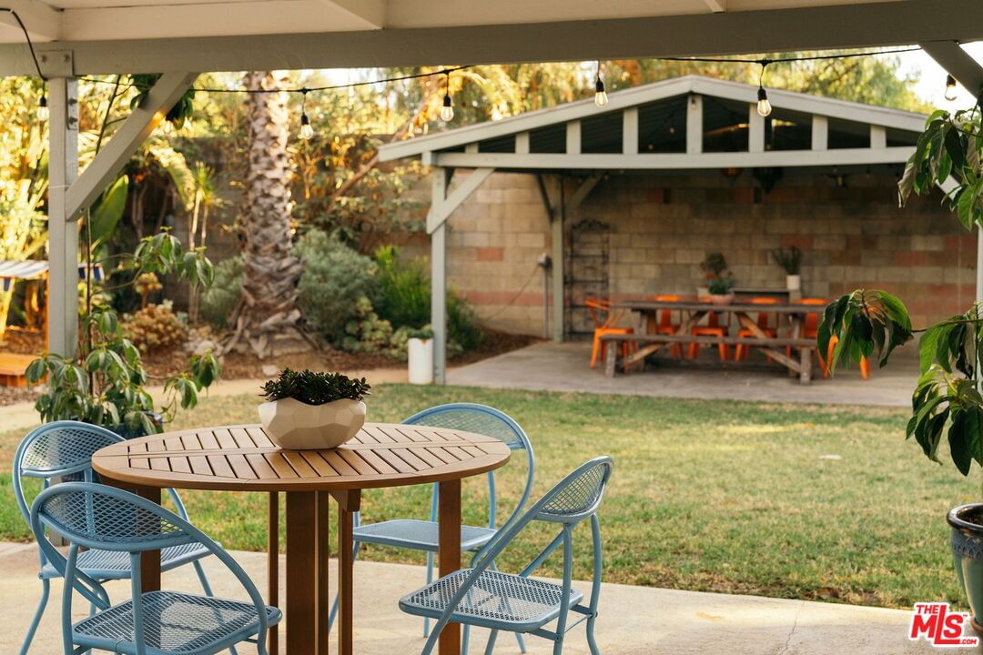 Altadena photo 39