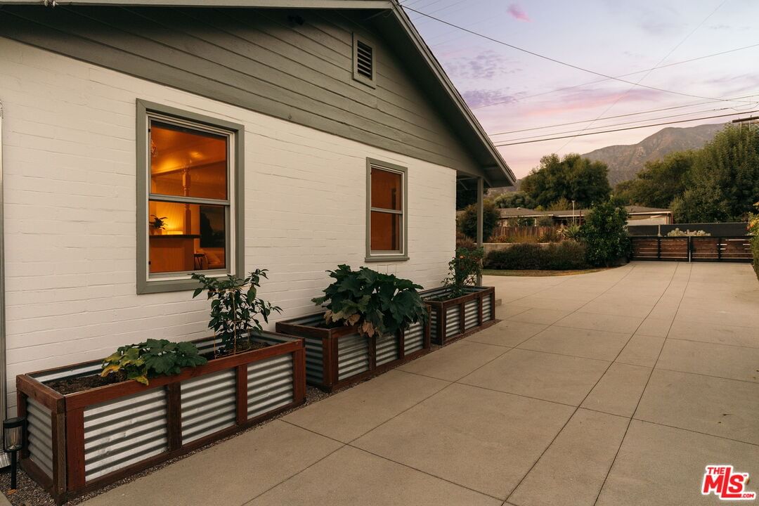 Altadena photo 47