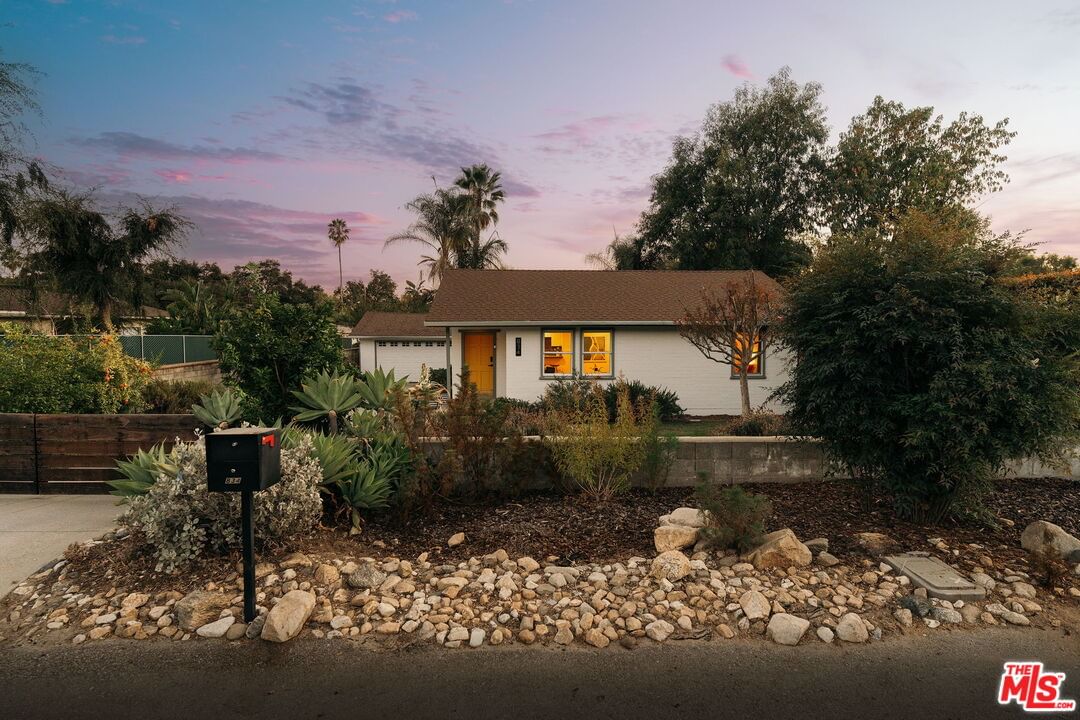 Altadena photo 48