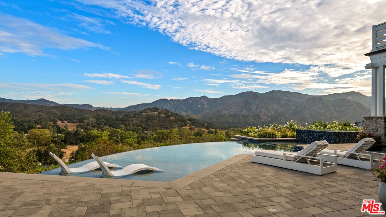 Mulholland photo 23