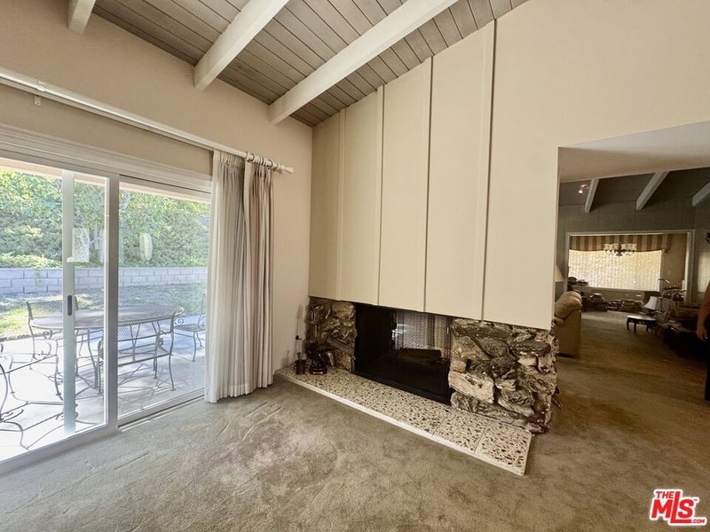 4615 El Caballero Dr