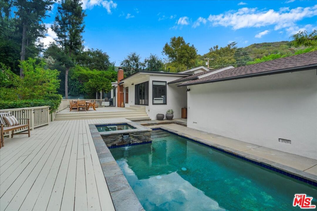 Mandeville Canyon photo 38