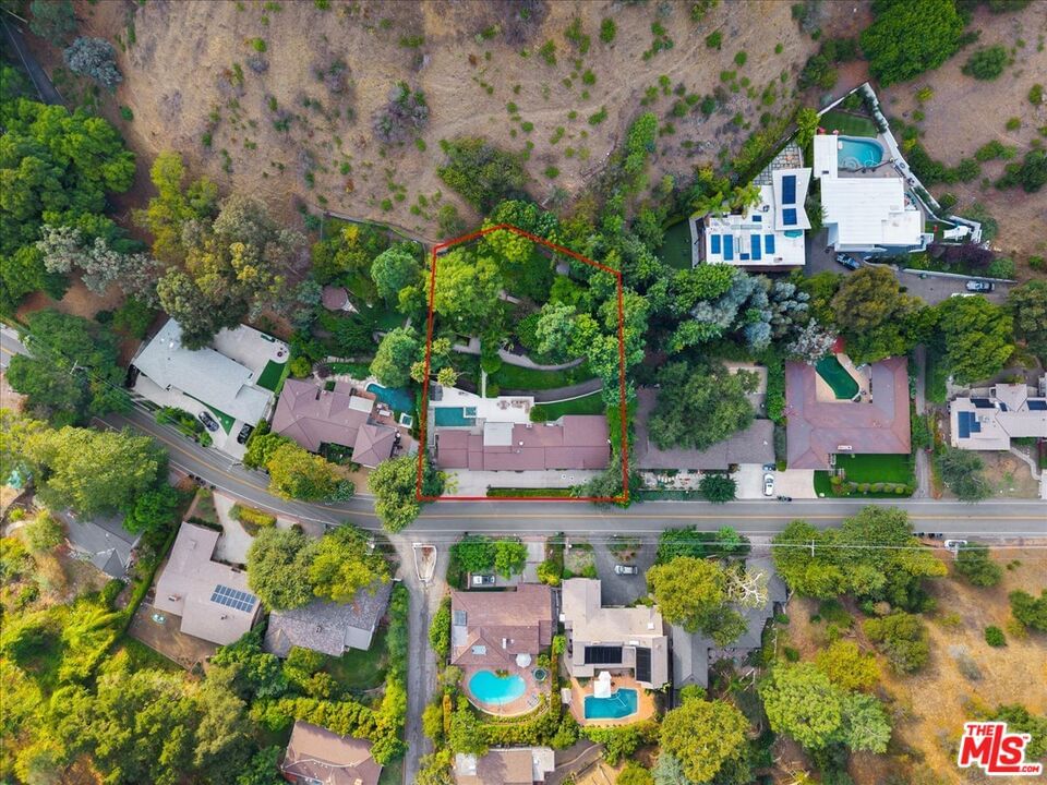 Mandeville Canyon photo 48