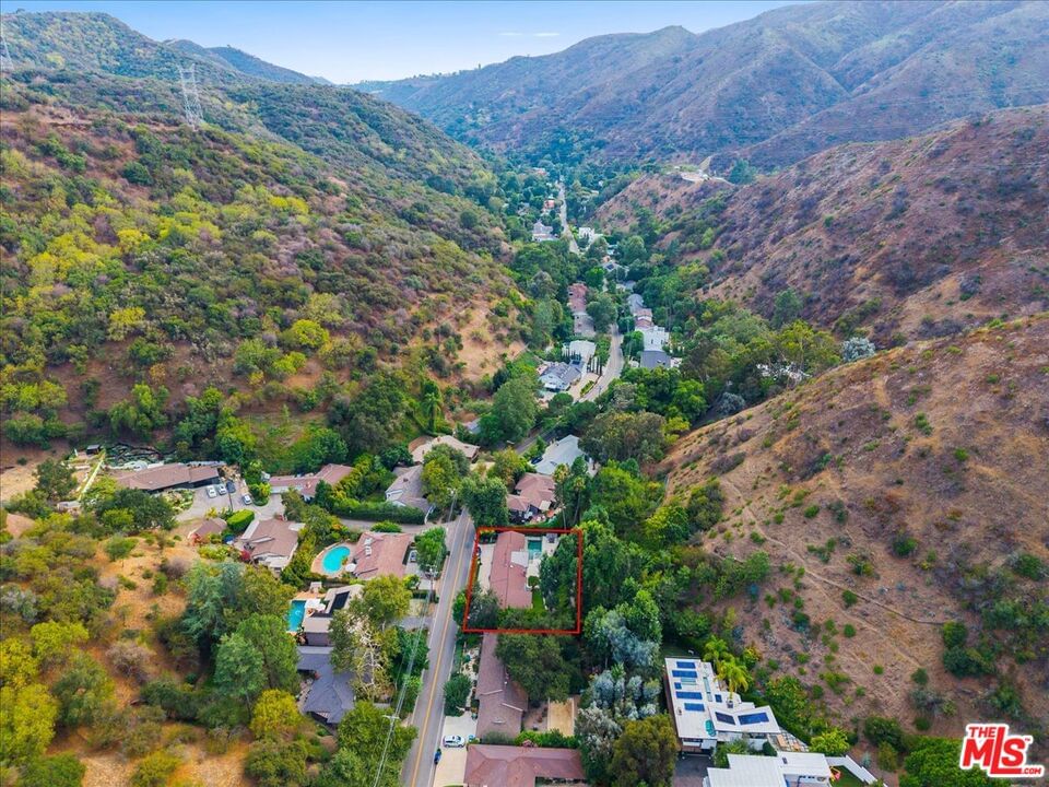 Mandeville Canyon photo 55