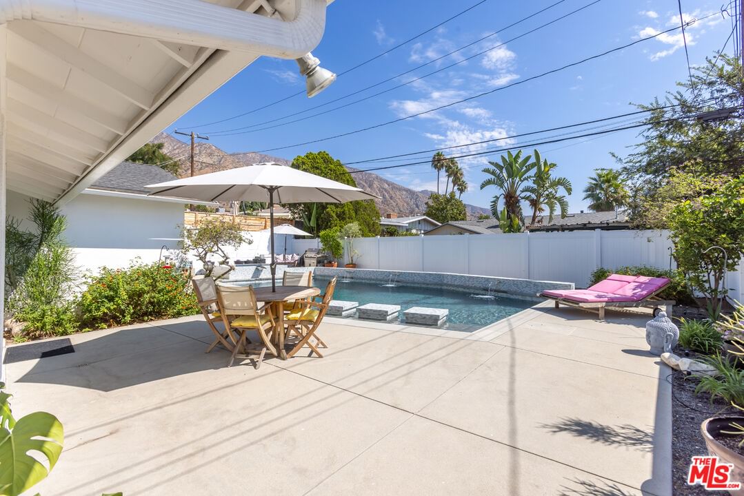 Valley View photo 32