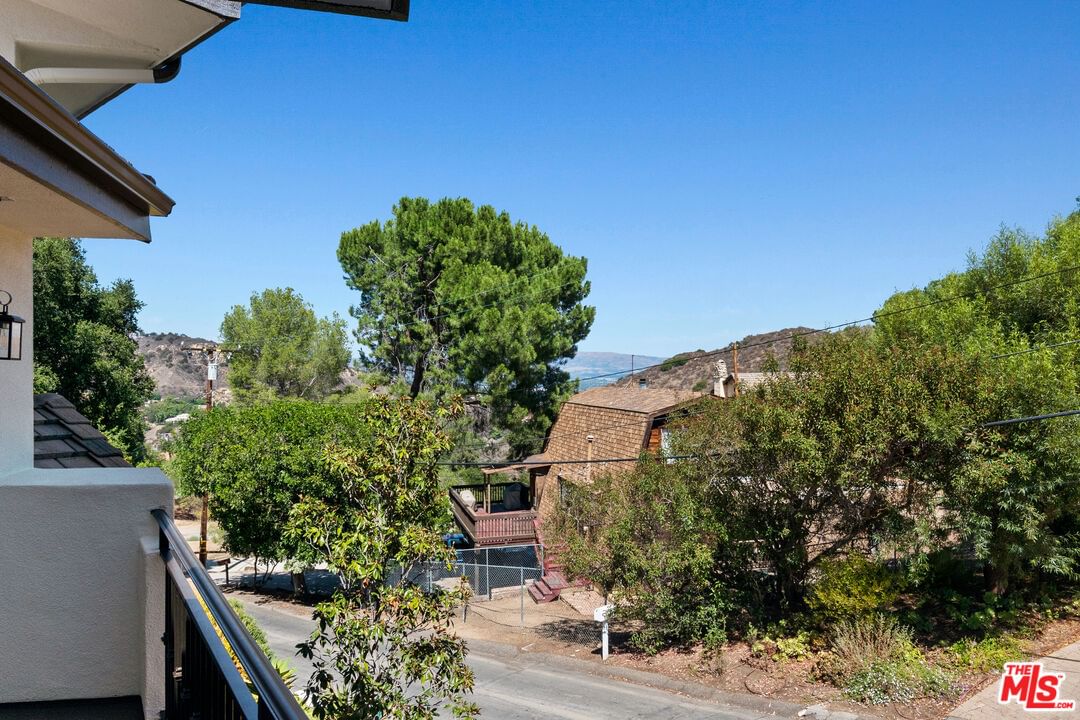 Valley View photo 20