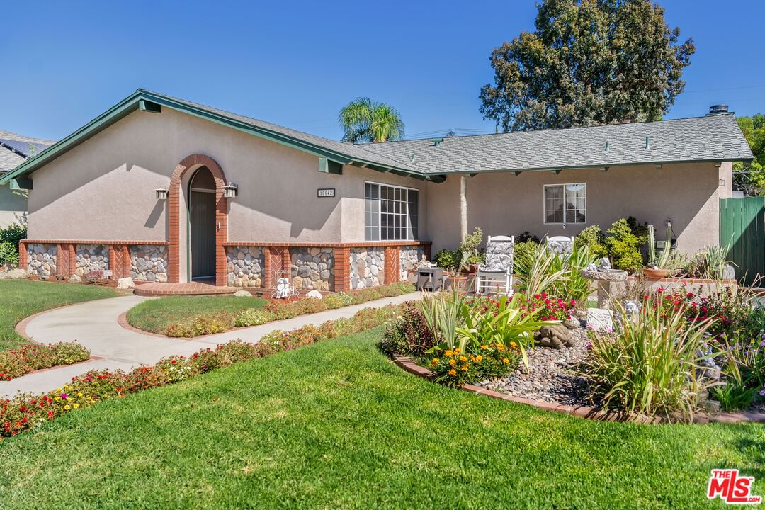 10042 Sunnybrae Ave