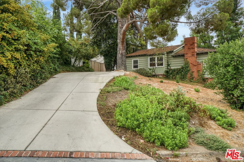 22460 Venido Rd