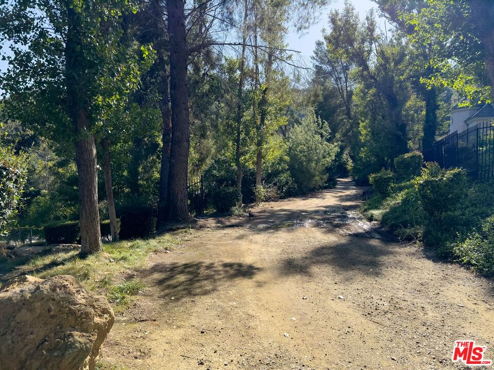 Thousand Peaks Rd photo 14