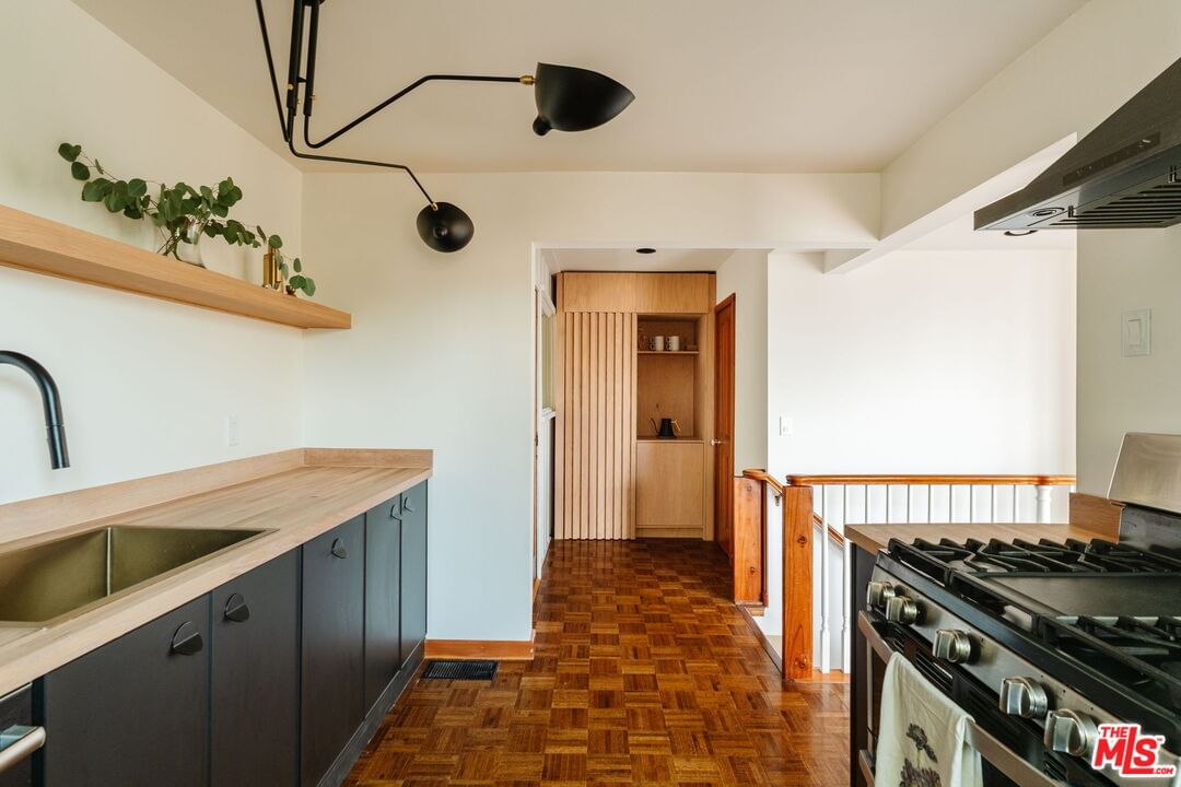 Vista Circle photo 15