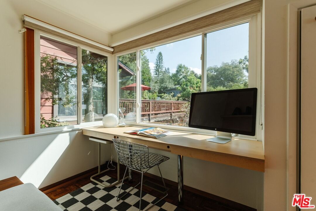 Vista Circle photo 18
