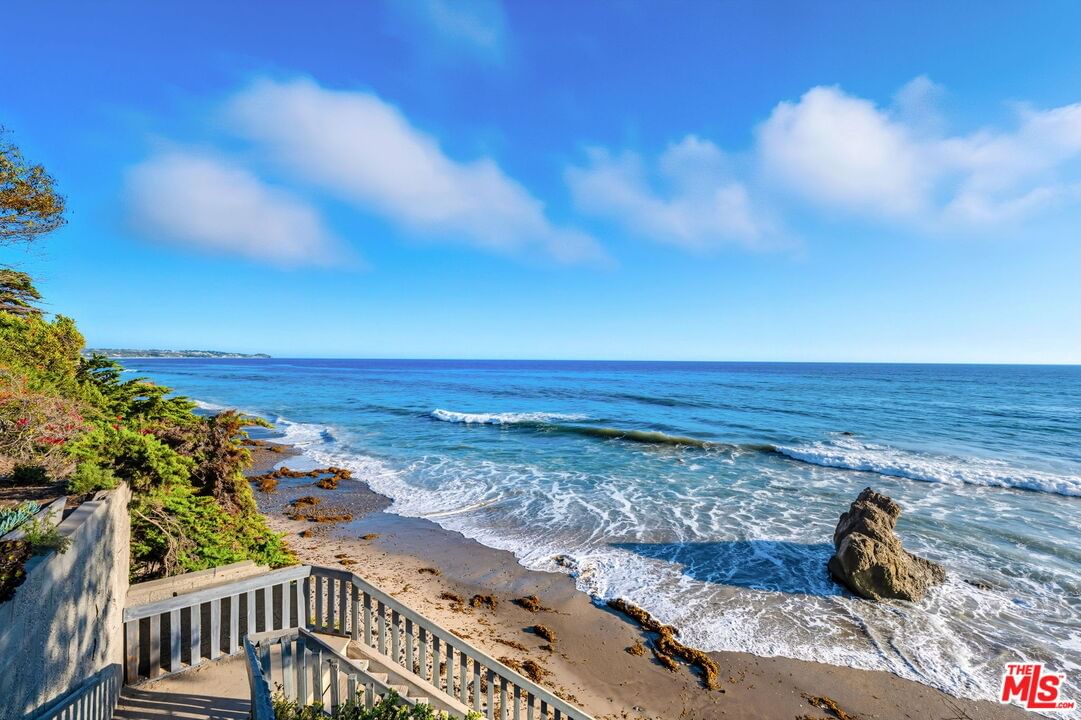 Sea Level photo 8