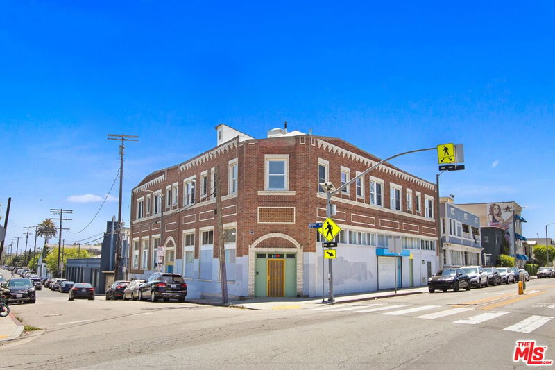 1802 Pacific Ave
