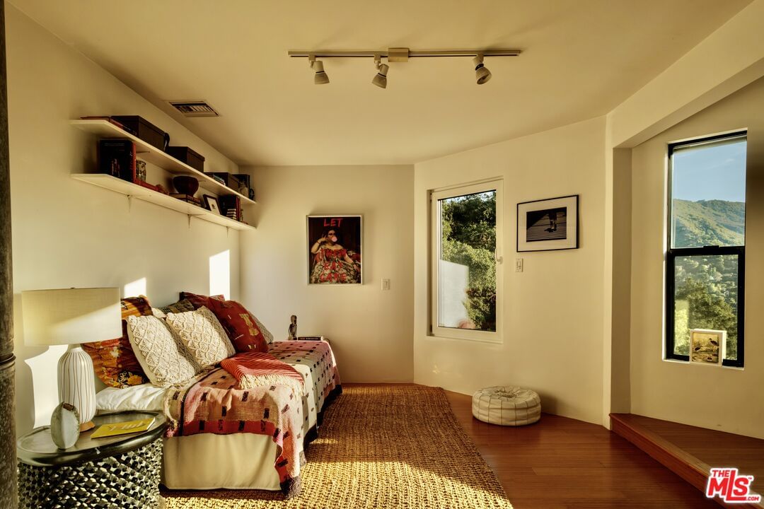 Colina photo 20