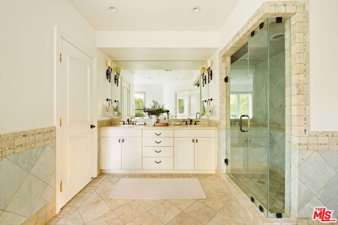 Bowmont photo 18