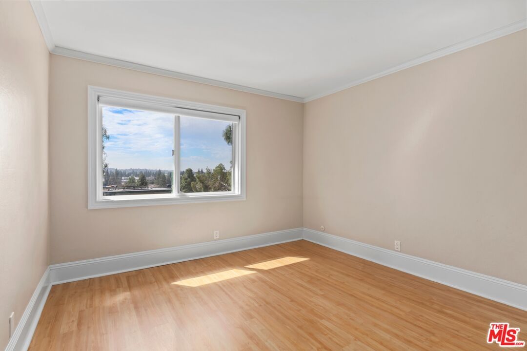 Tanforan photo 16