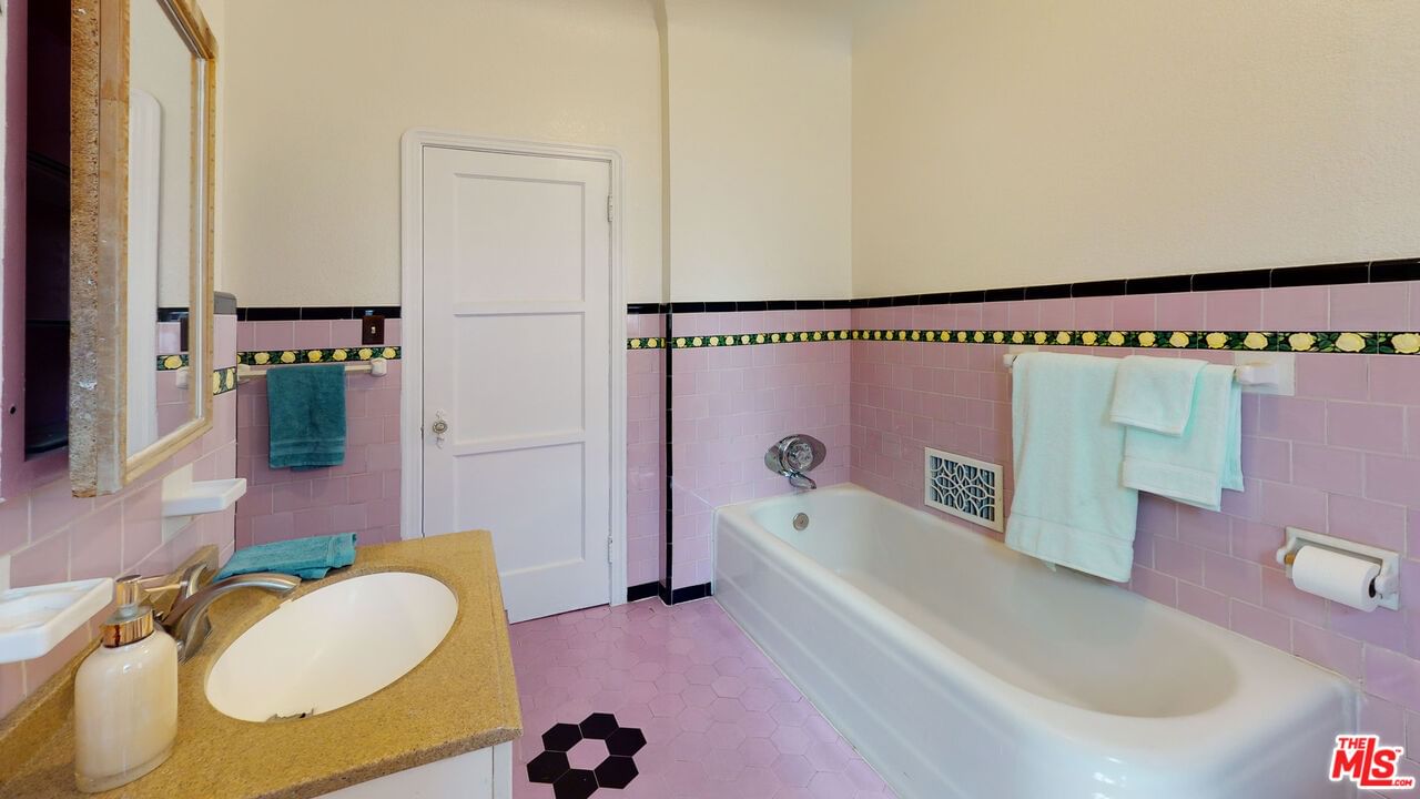 Fairmount photo 25