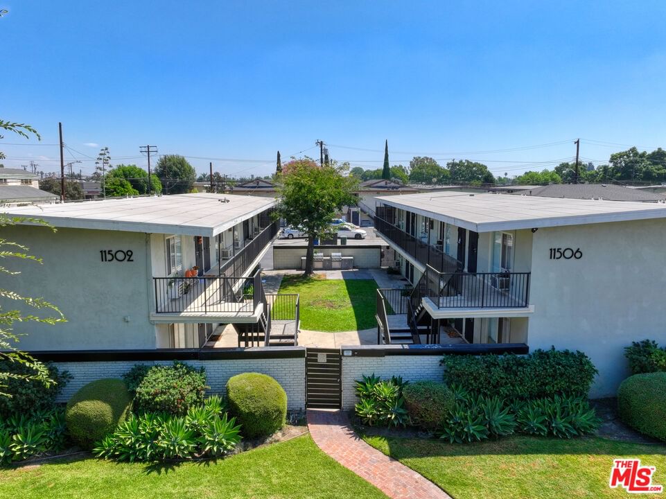Adco photo 1