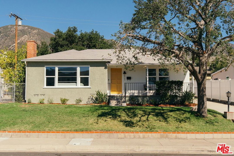2943 Los Olivos Ln