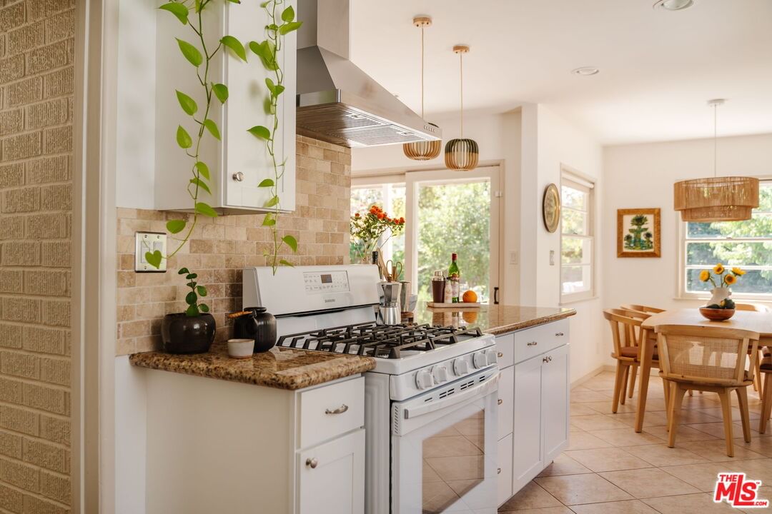 Sunnybrae photo 9