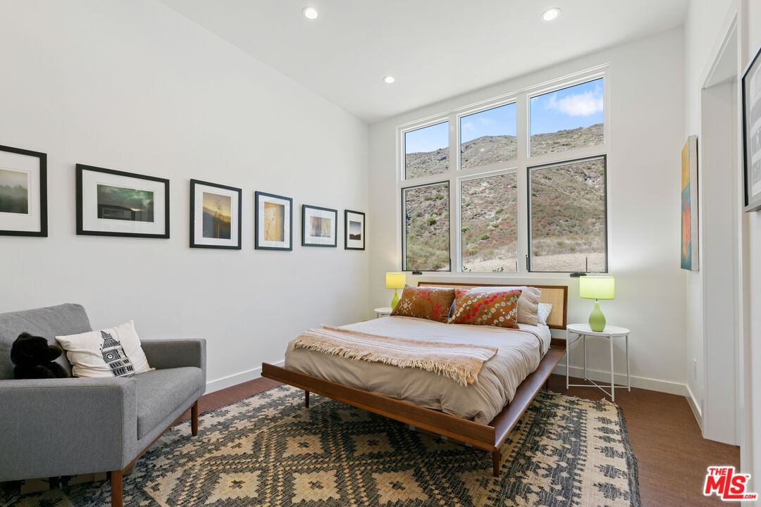 Mulholland photo 30