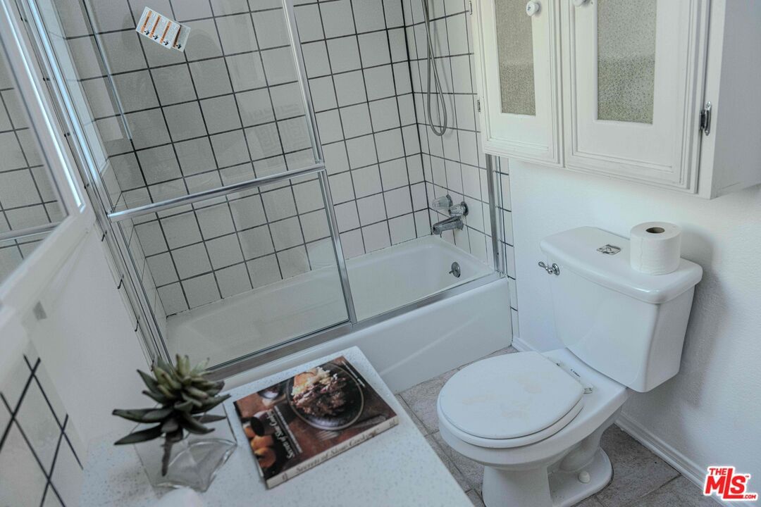 Strathern photo 14