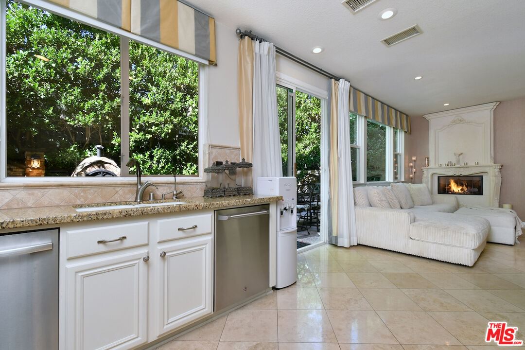 El Encanto photo 27