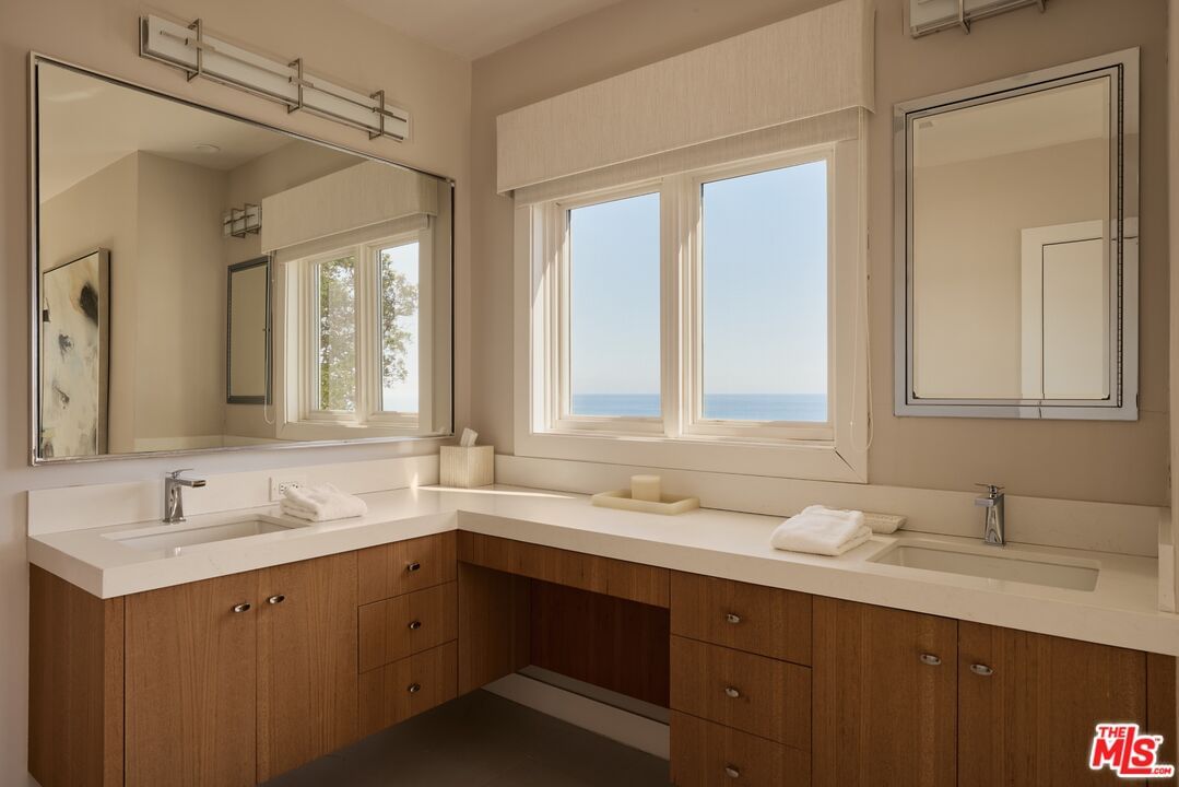Sea Lane photo 19