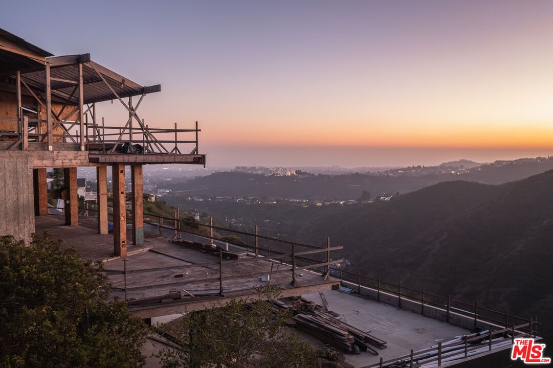 Linda Flora photo 18