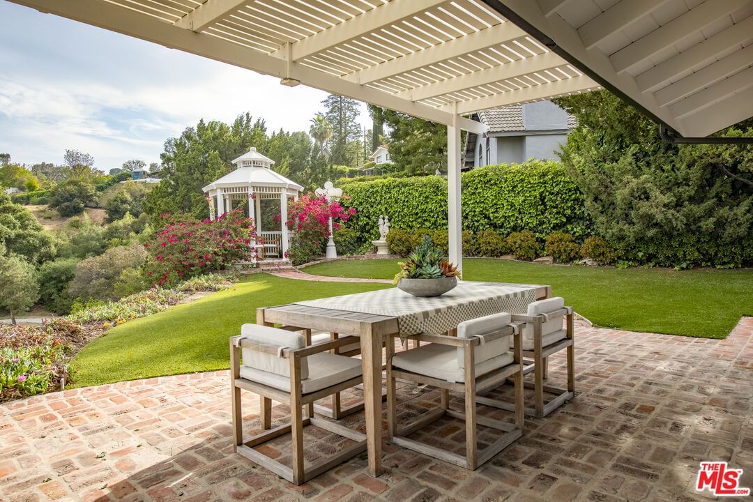 Greenbriar photo 42