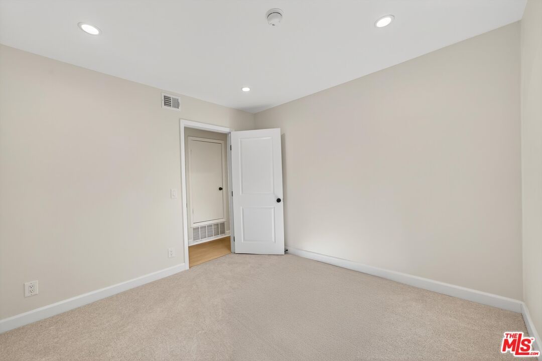 Timberlane photo 28