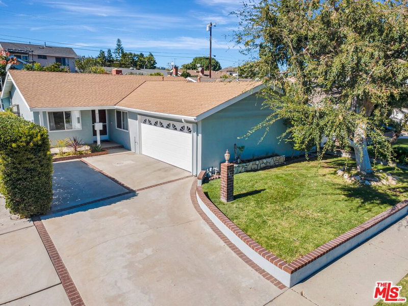 1817 Roseglen Ave
