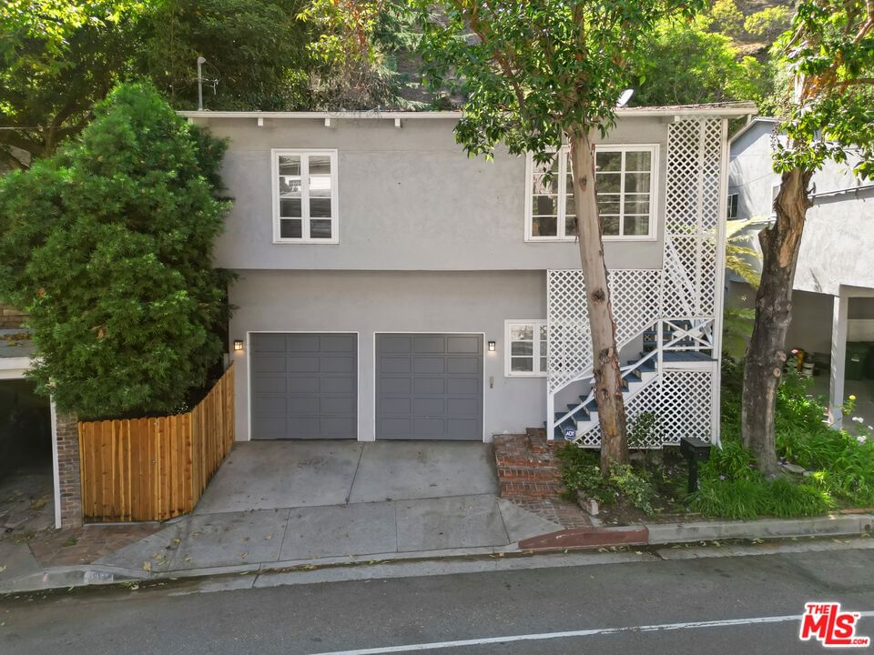 Beverly Glen photo 1