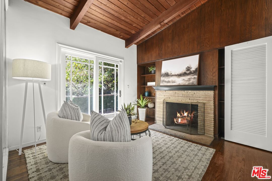 Beverly Glen photo 17
