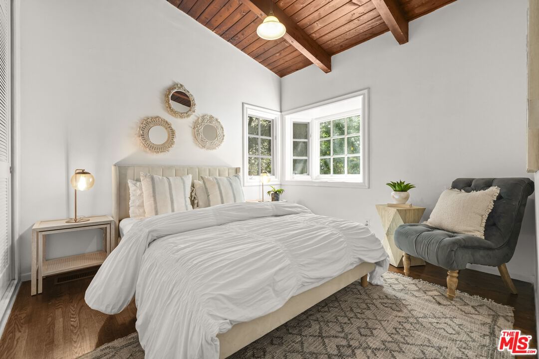 Beverly Glen photo 24