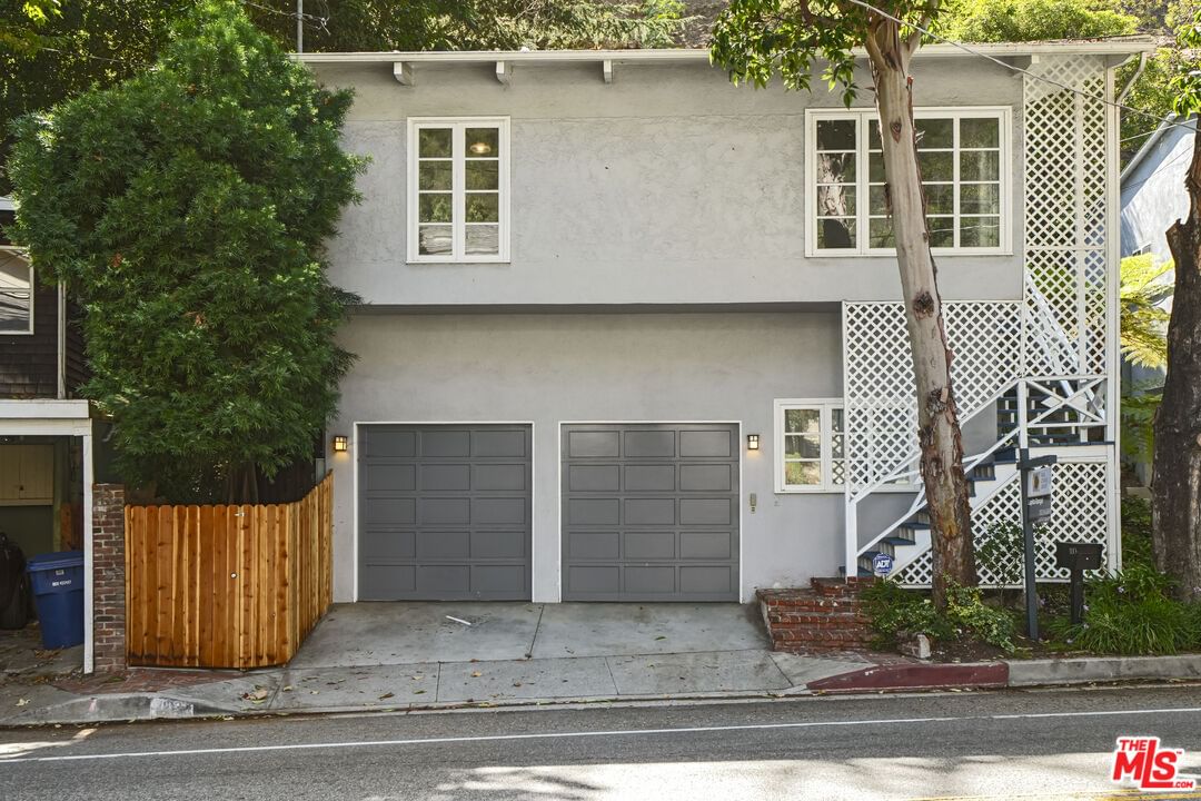 Beverly Glen photo 31