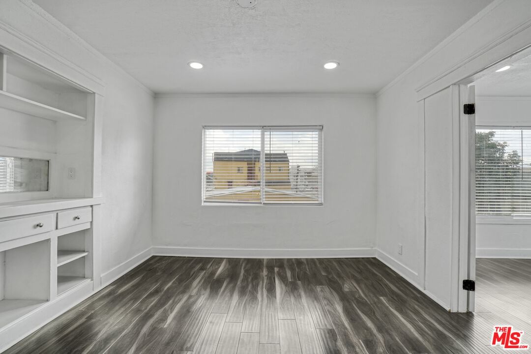 Avenue 25 photo 21