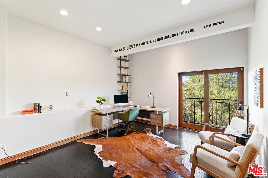 Mulholland photo 16