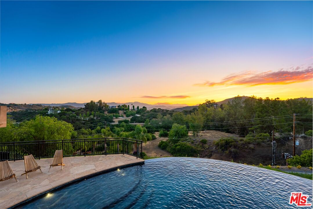 Mulholland photo 18