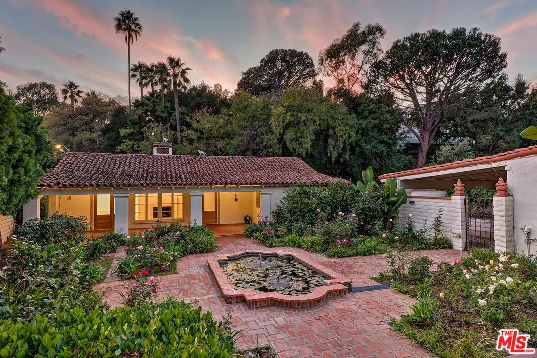 Chevy Chase photo 3