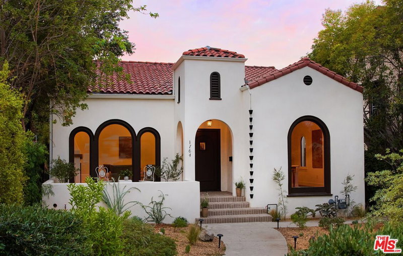 1764 Orange Grove Blvd