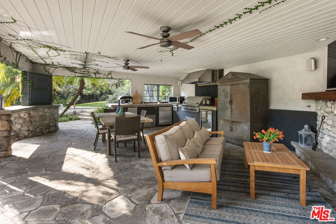 Altadena photo 36