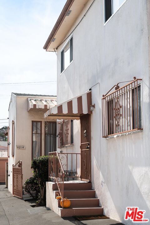 Slauson photo 6