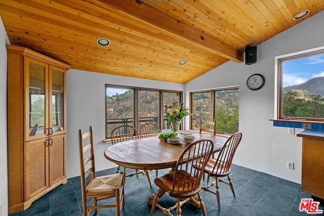 Valley View photo 15
