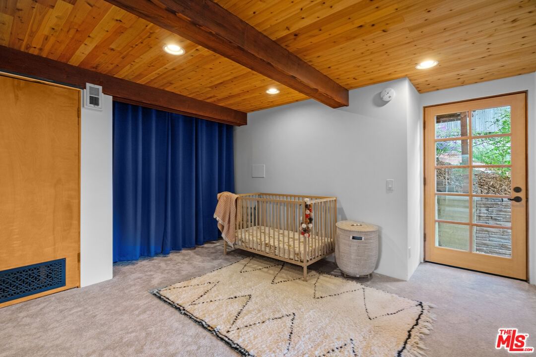 Valley View photo 26