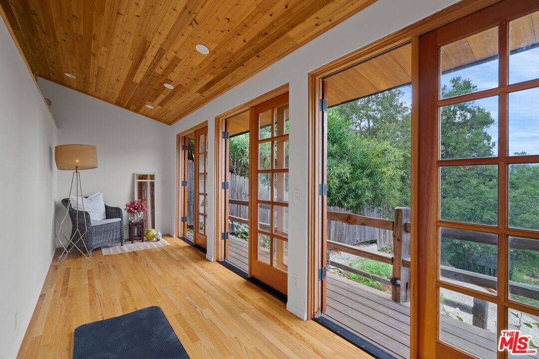 Valley View photo 30