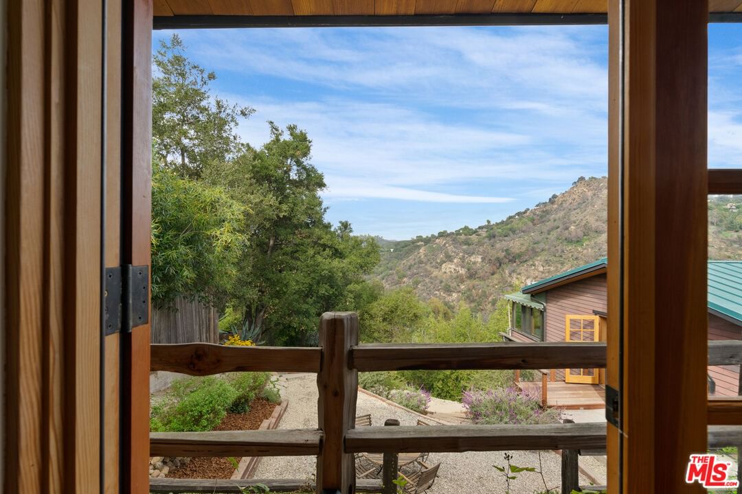 Valley View photo 31