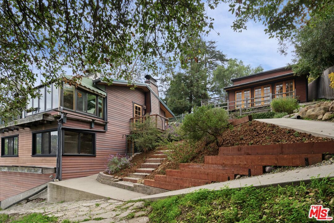 Valley View photo 39